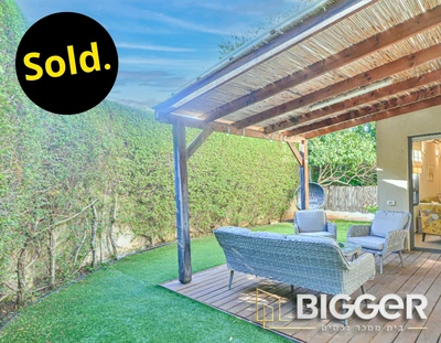 למכירה בגבעת עדה דו משפחתי שמור ומסודר