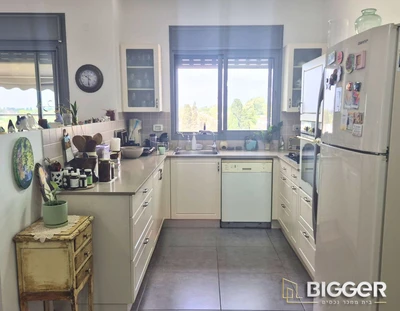 למכירה בכרכור דירת 3 חדרים עם נוף