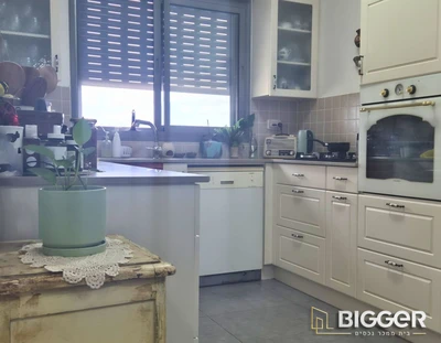 למכירה בכרכור דירת 3 חדרים עם נוף