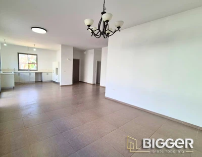 דירת גן במפלס אחד בלב כרכור