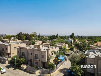 דו משפחתי מסודר עם 6 חדרים בכרכור