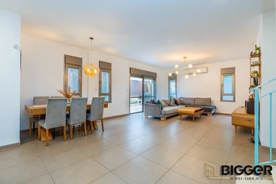 דו משפחתי מסודר עם 6 חדרים בכרכור