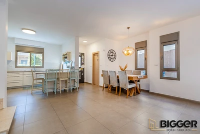 דו משפחתי מסודר עם 6 חדרים בכרכור